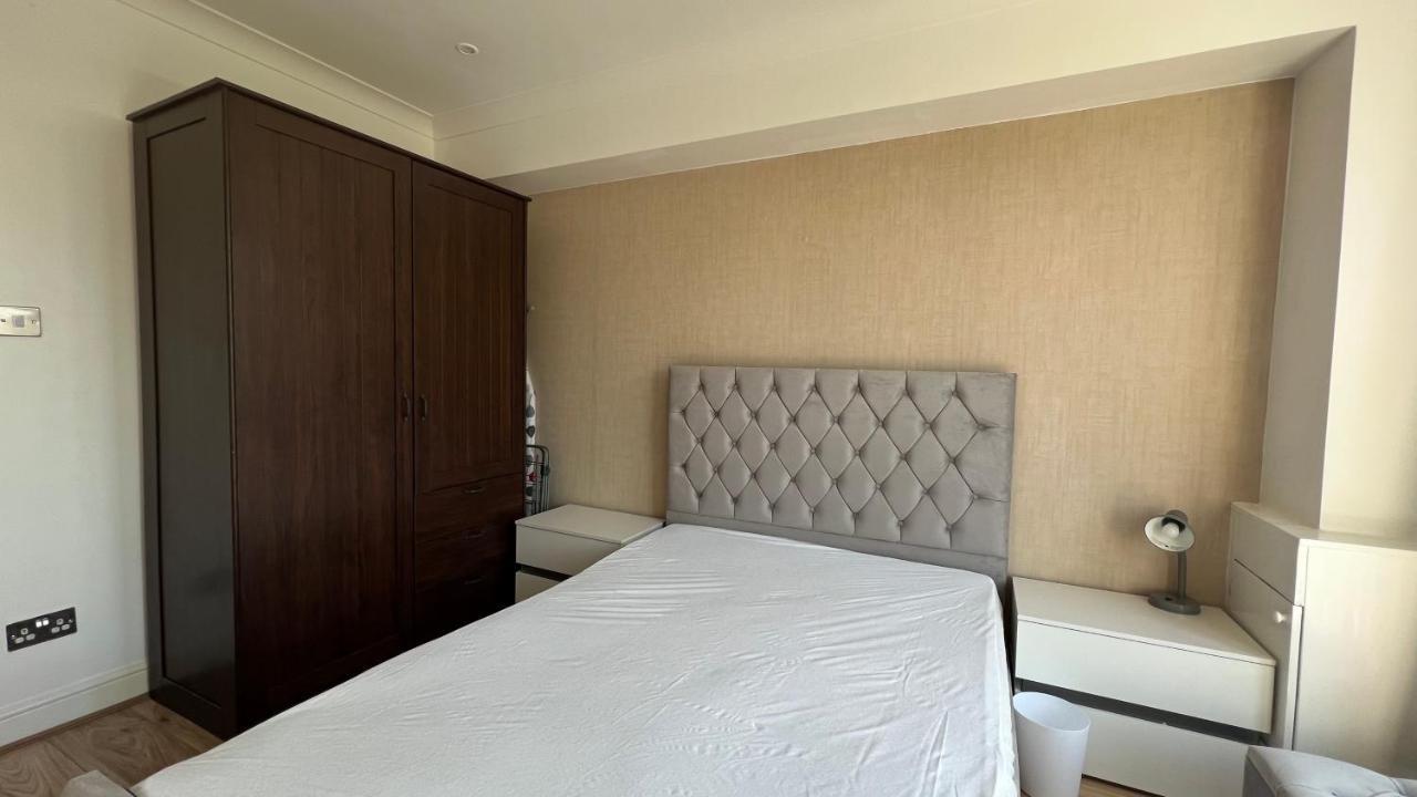 Comfy 2 Bedroom Apartments - Finchley Road, London Exteriör bild