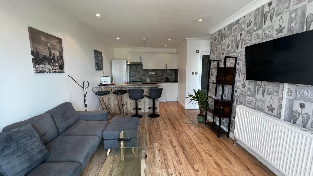 Comfy 2 Bedroom Apartments - Finchley Road, London Exteriör bild