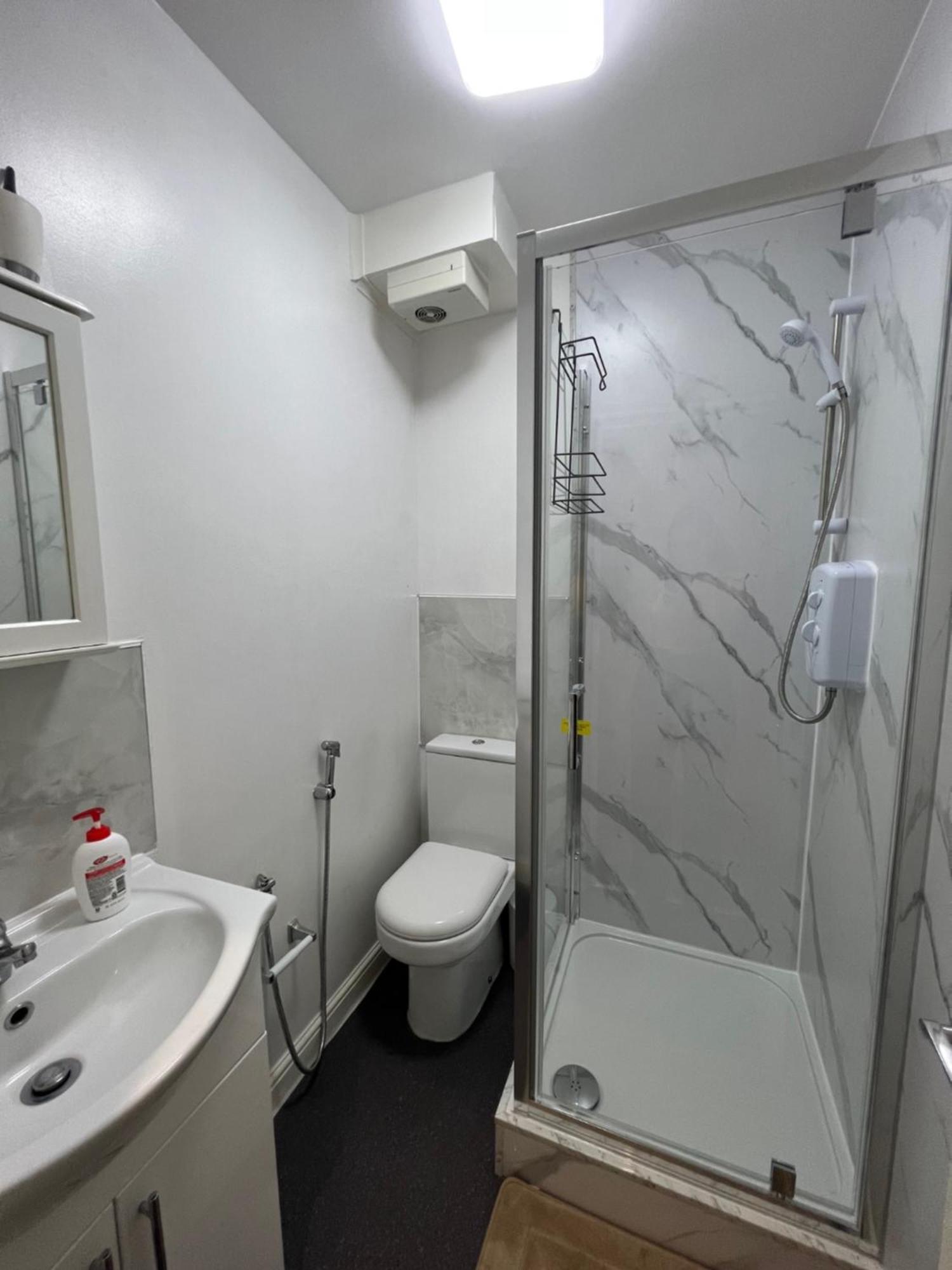 Comfy 2 Bedroom Apartments - Finchley Road, London Exteriör bild